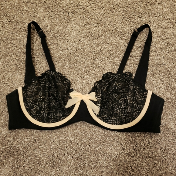 40C Bra Gilligan & O'Malley Black Lace Light Pink Peach Trim Support Wings - Picture 1 of 9